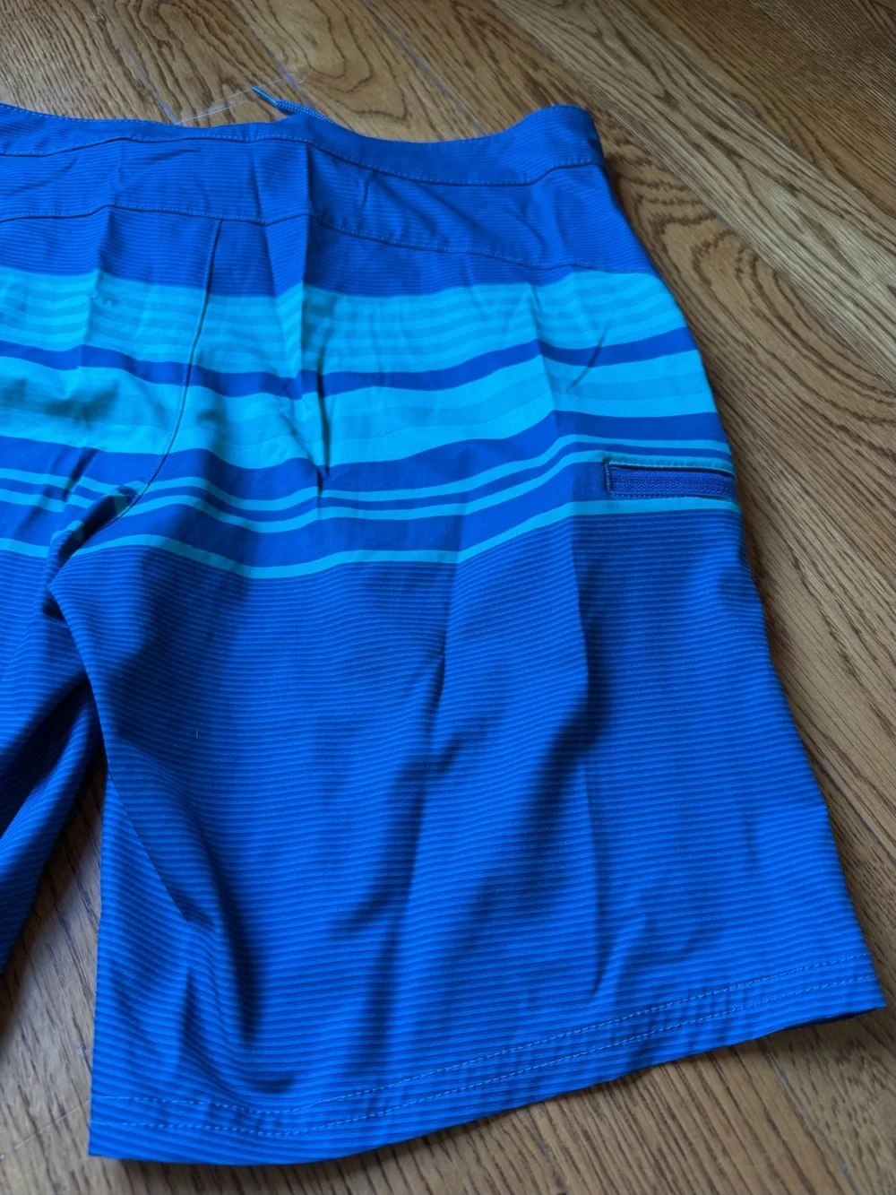 Vineyard Vines Performance Board Shorts Striped Blue Teal Men’s 28